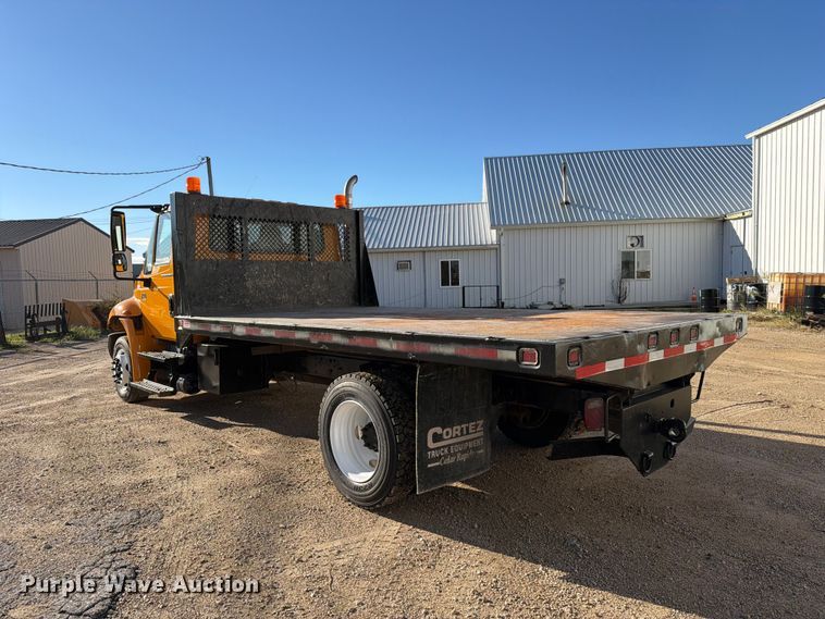 image for item OE9744 2007 International DuraStar 4300 flatbed truck