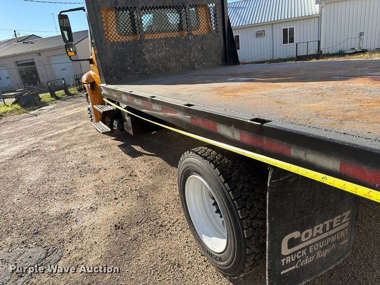 image for item OE9744 2007 International DuraStar 4300 flatbed truck