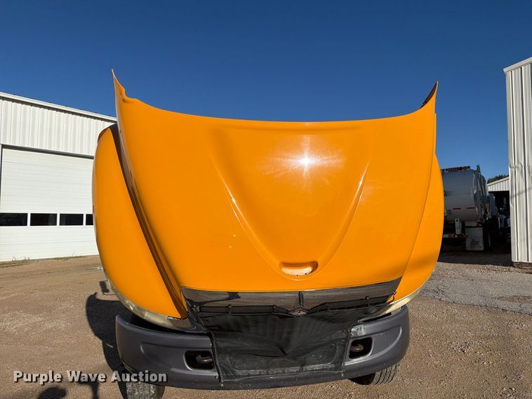 image for item OE9744 2007 International DuraStar 4300 flatbed truck