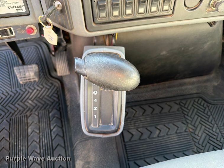 image for item OE9744 2007 International DuraStar 4300 flatbed truck