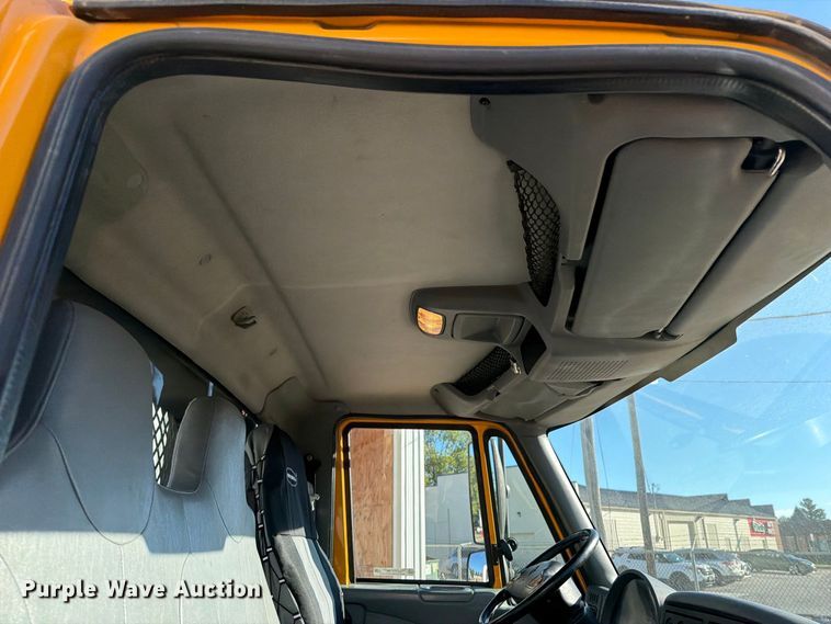 image for item OE9744 2007 International DuraStar 4300 flatbed truck