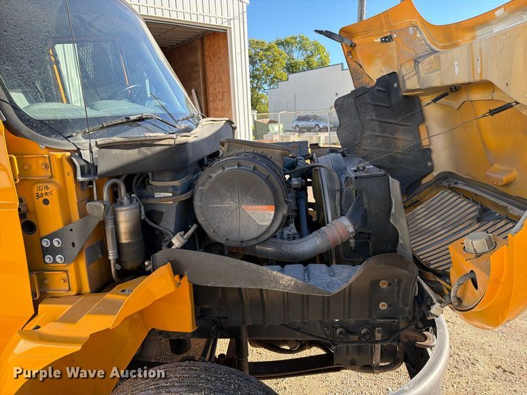 image for item OE9744 2007 International DuraStar 4300 flatbed truck