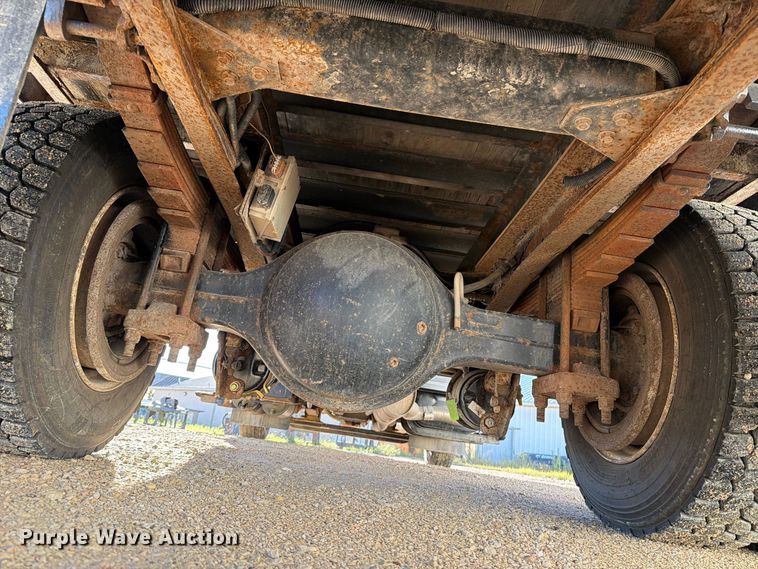 image for item OE9744 2007 International DuraStar 4300 flatbed truck