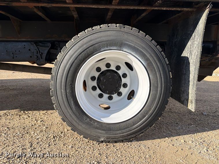 image for item OE9744 2007 International DuraStar 4300 flatbed truck