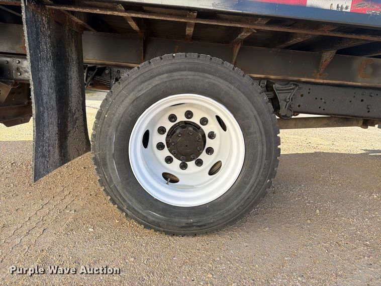 image for item OE9744 2007 International DuraStar 4300 flatbed truck