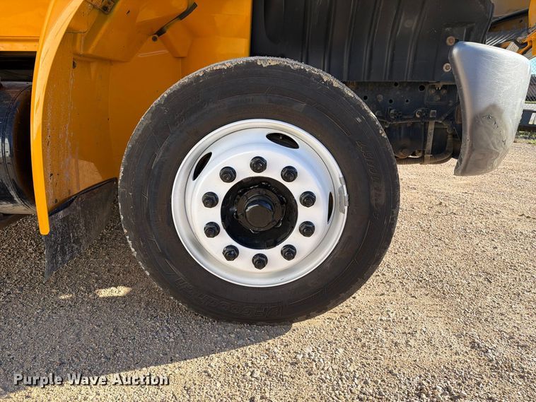 image for item OE9744 2007 International DuraStar 4300 flatbed truck