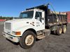 2001 International F4900 dump truck