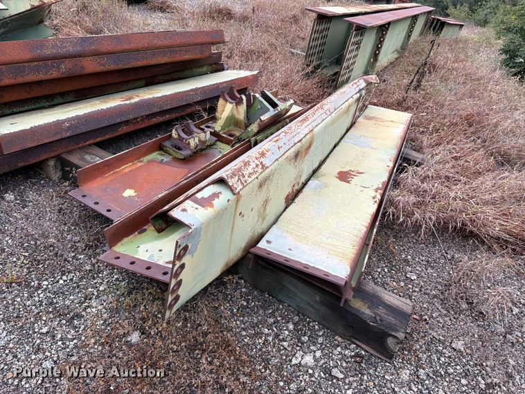 image for item EL1010 Approximately 17 steel beams