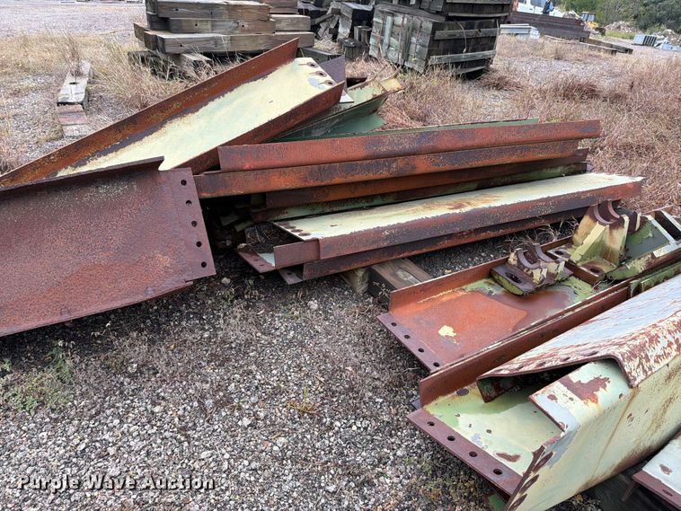 image for item EL1010 Approximately 17 steel beams