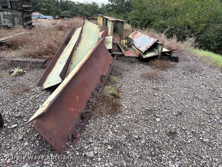 image for item EL1010 Approximately 17 steel beams