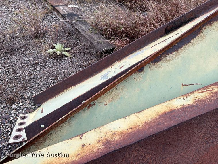 image for item EL1010 Approximately 17 steel beams