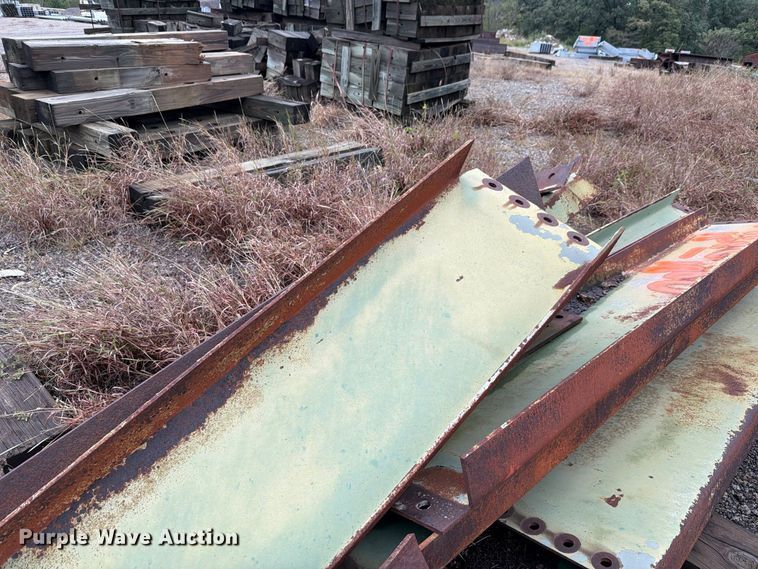image for item EL1010 Approximately 17 steel beams