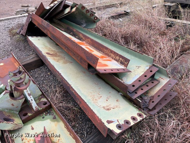 image for item EL1010 Approximately 17 steel beams