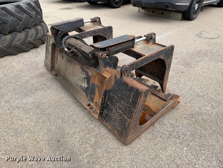image for item EL1033 Skid steer grapple bucket