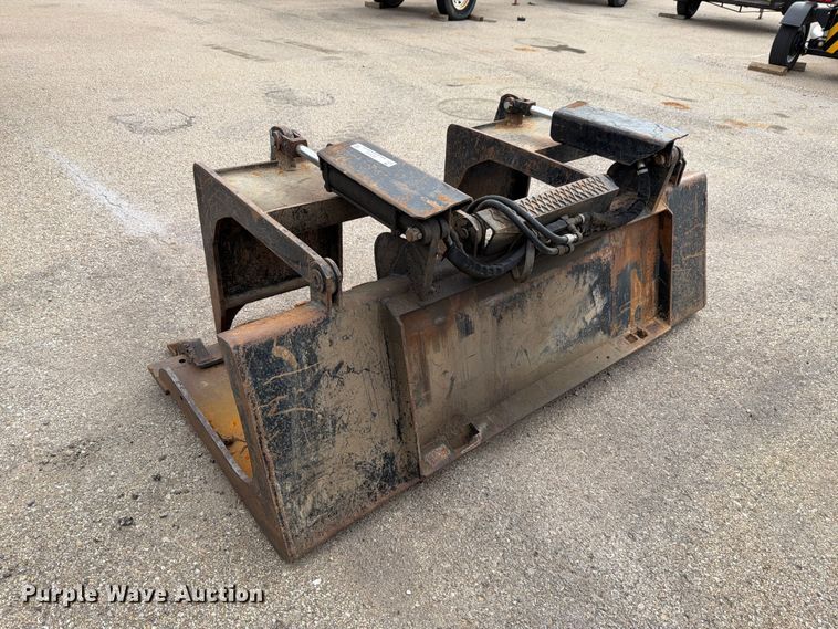 image for item EL1033 Skid steer grapple bucket