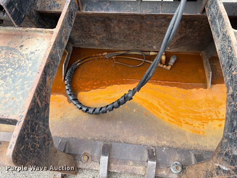 image for item EL1033 Skid steer grapple bucket