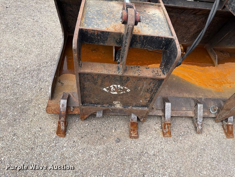 image for item EL1033 Skid steer grapple bucket
