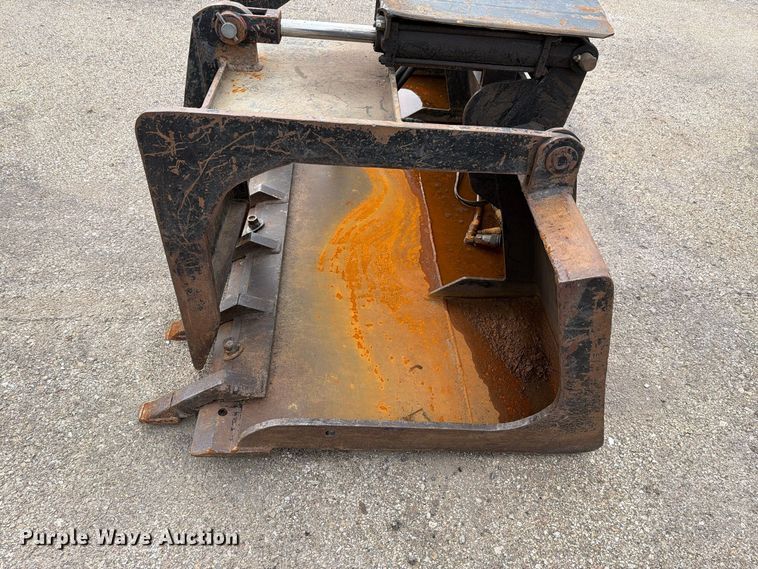 image for item EL1033 Skid steer grapple bucket