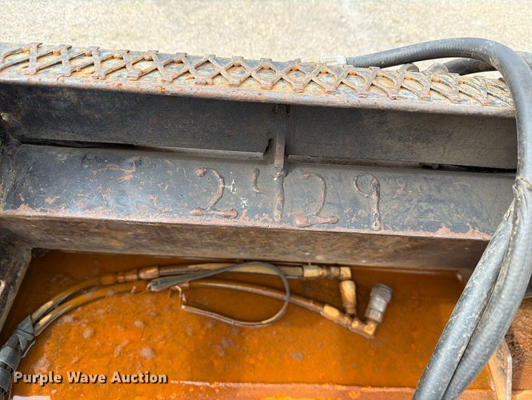 image for item EL1033 Skid steer grapple bucket