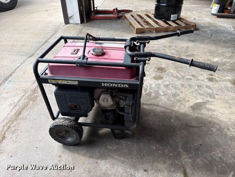 image for item EL1040 Honda EM5000SX generator