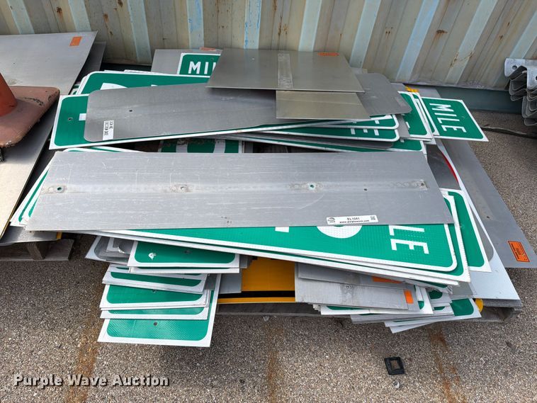 image for item EL1041 Road signs