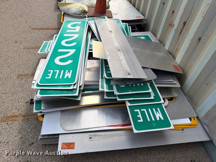image for item EL1041 Road signs