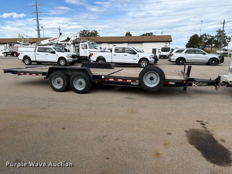 image for item EL1042 2019 Kaufman tilt deck equipment trailer