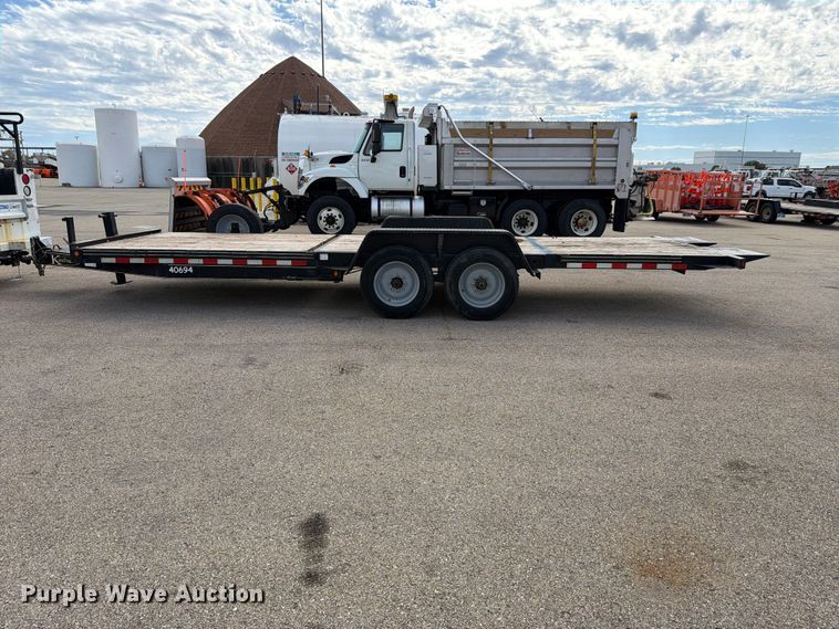 image for item EL1042 2019 Kaufman tilt deck equipment trailer
