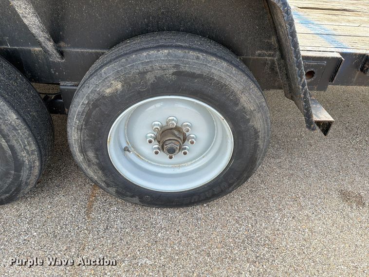 image for item EL1042 2019 Kaufman tilt deck equipment trailer