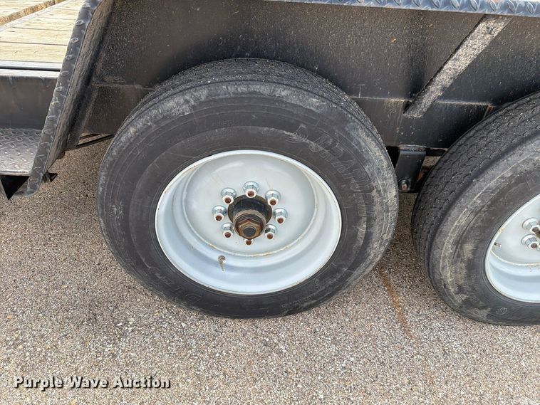 image for item EL1042 2019 Kaufman tilt deck equipment trailer