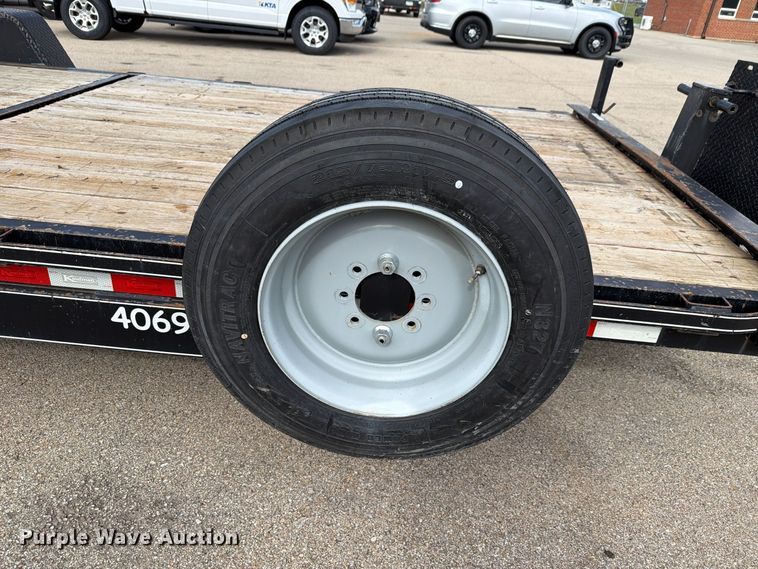 image for item EL1042 2019 Kaufman tilt deck equipment trailer