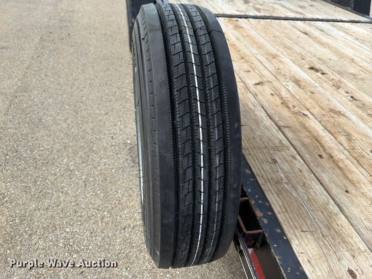 image for item EL1042 2019 Kaufman tilt deck equipment trailer