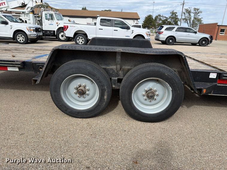 image for item EL1042 2019 Kaufman tilt deck equipment trailer