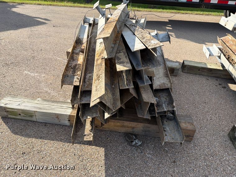 image for item EL1047 (25) guard rail posts