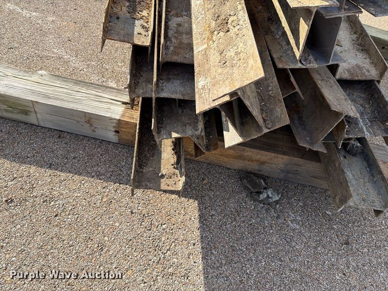 image for item EL1047 (25) guard rail posts