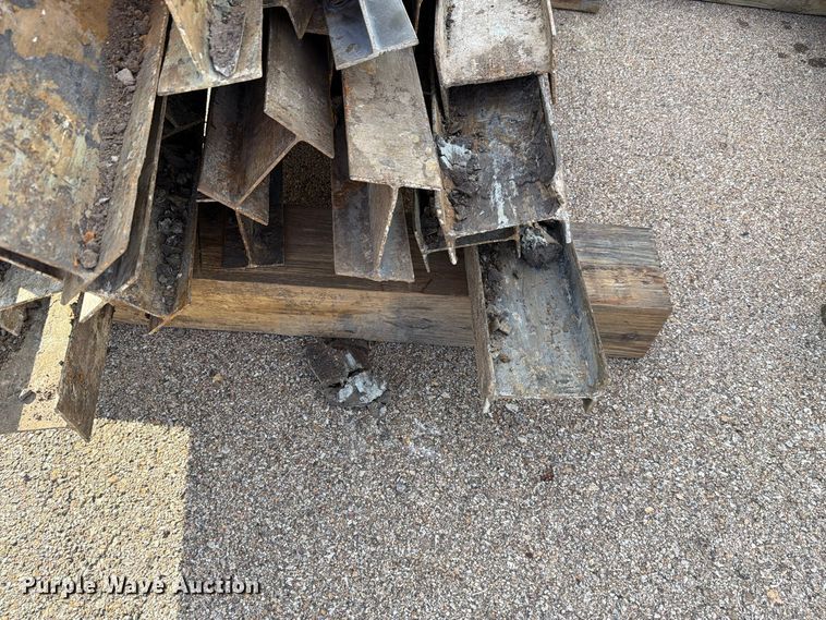 image for item EL1047 (25) guard rail posts