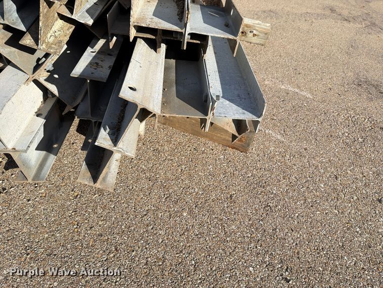 image for item EL1047 (25) guard rail posts