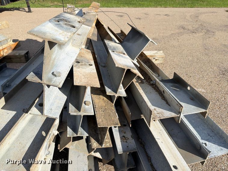 image for item EL1047 (25) guard rail posts