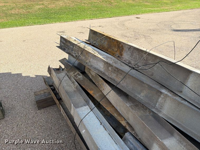 image for item EL1047 (25) guard rail posts