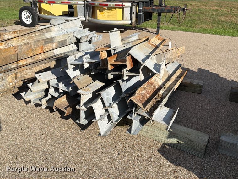 image for item EL1048 (25) guard rail posts