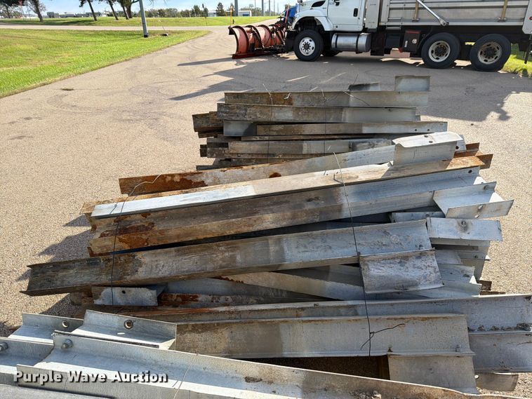 image for item EL1048 (25) guard rail posts