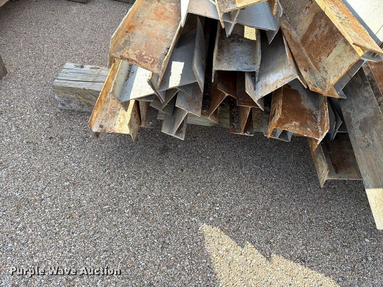 image for item EL1048 (25) guard rail posts