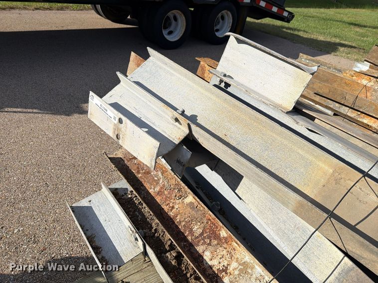 image for item EL1048 (25) guard rail posts