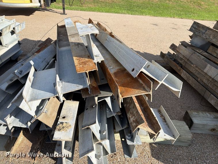 image for item EL1048 (25) guard rail posts