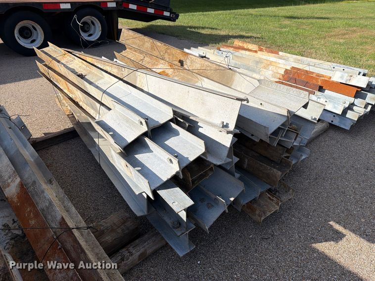 image for item EL1049 (25) guard rail posts