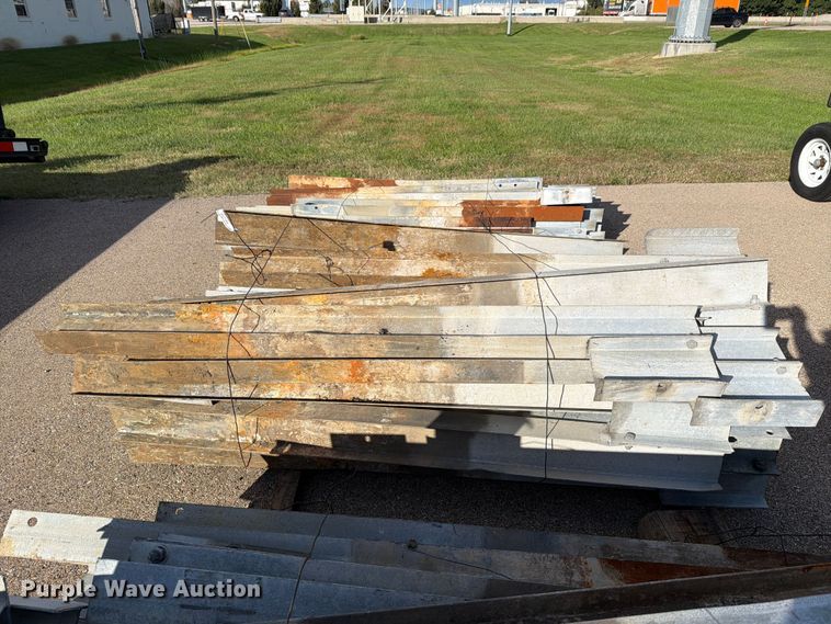 image for item EL1049 (25) guard rail posts