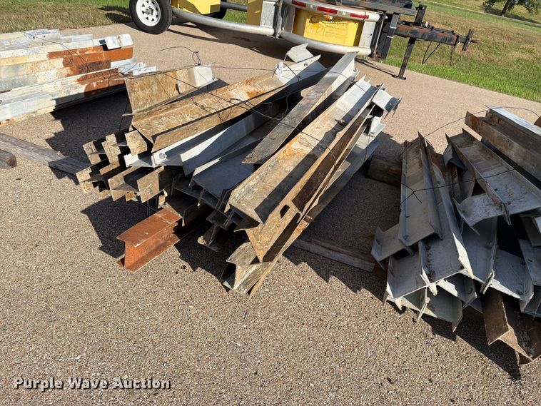 image for item EL1049 (25) guard rail posts