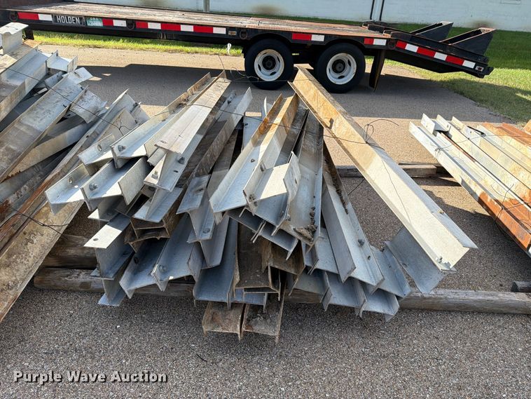 image for item EL1049 (25) guard rail posts