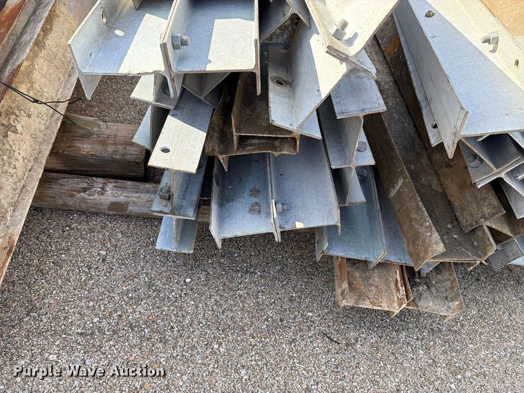 image for item EL1049 (25) guard rail posts