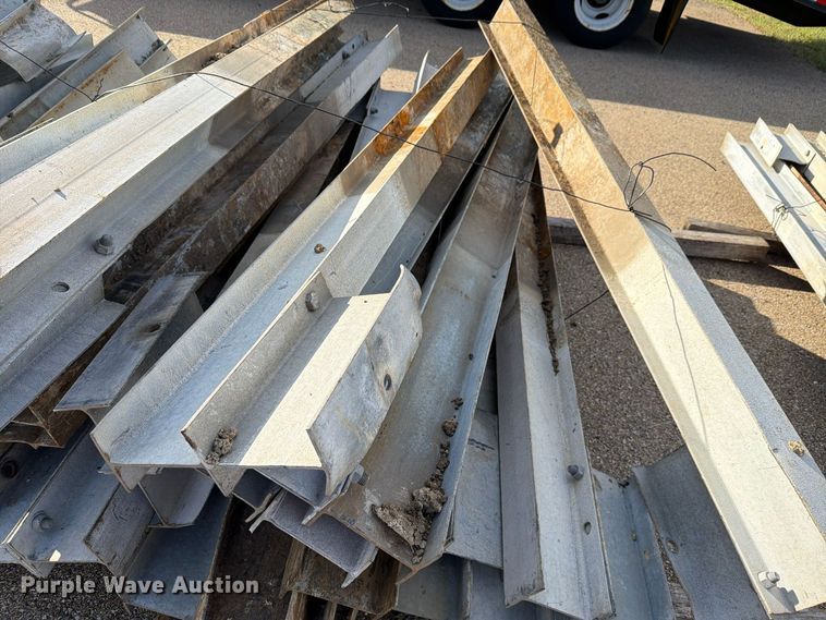 image for item EL1049 (25) guard rail posts